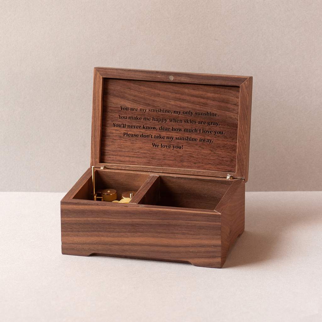Music box with the word MOM